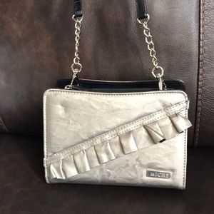 Miche petite base and silver Cindy shell.